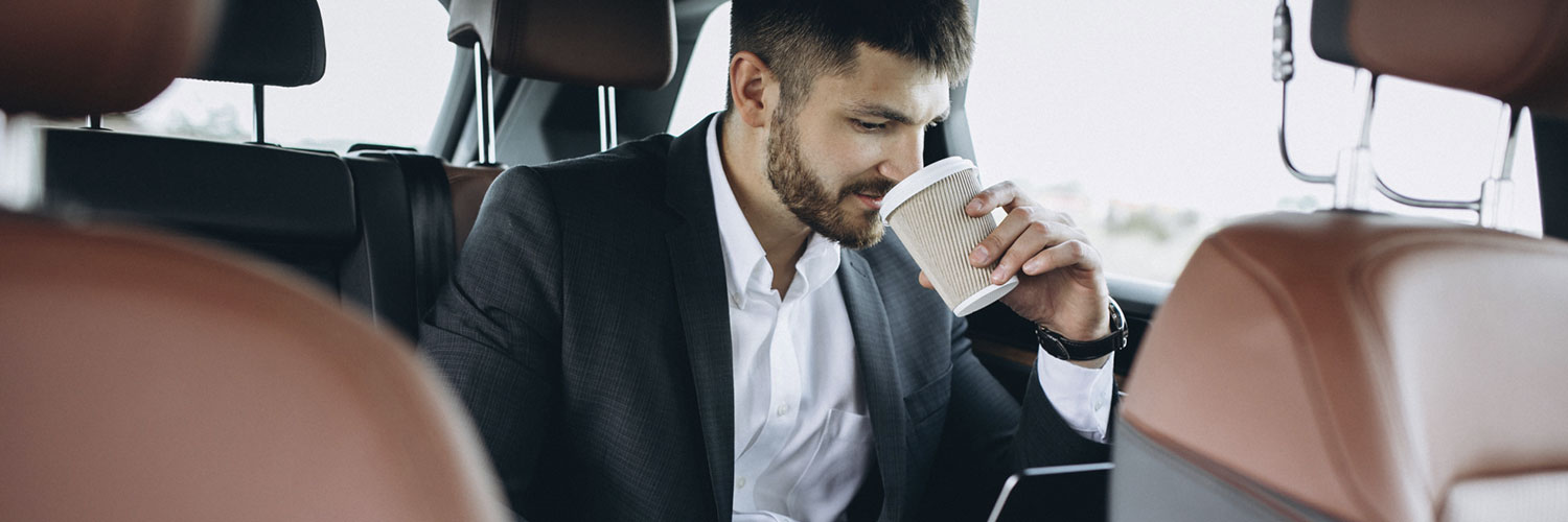 ¿Qué saber de la renta de autos con chofer?